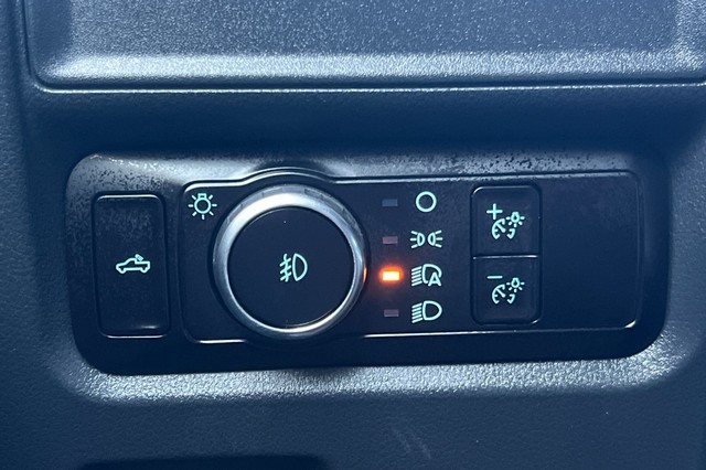 Ford F-150 Vehicle Full-screen Gallery Image 39