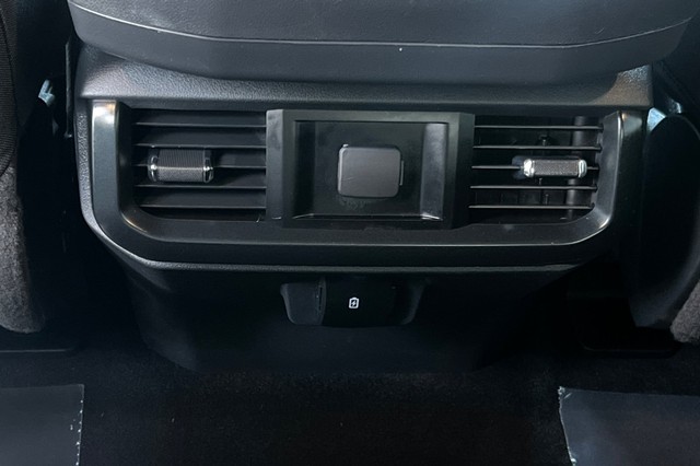 Ford F-150 Vehicle Full-screen Gallery Image 40