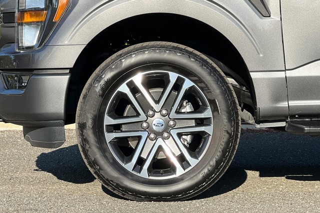 Ford F-150 Vehicle Full-screen Gallery Image 43