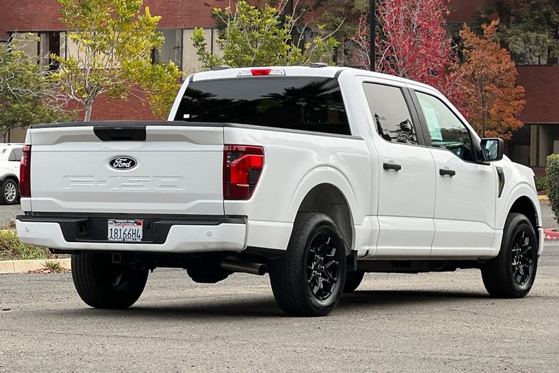 Ford F-150 Vehicle Full-screen Gallery Image 03