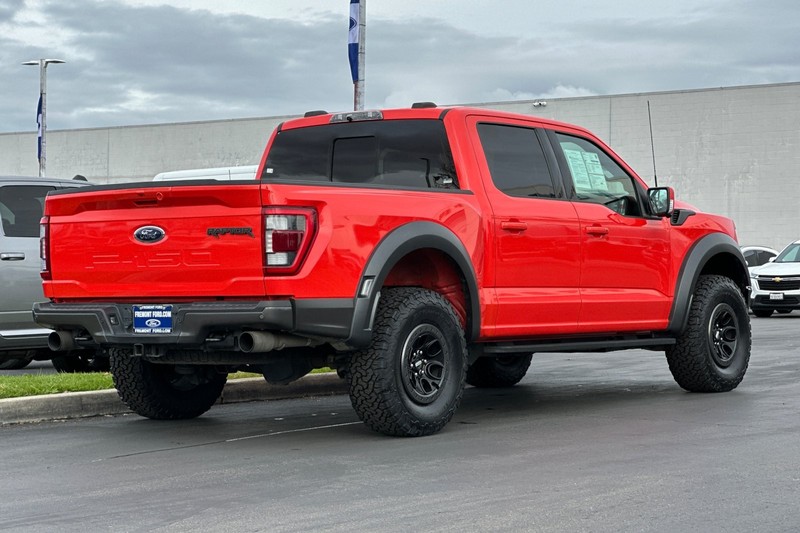 Ford F-150 Vehicle Full-screen Gallery Image 03
