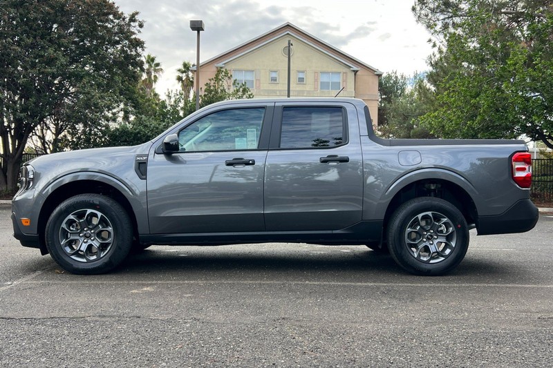 Ford Maverick Vehicle Full-screen Gallery Image 06