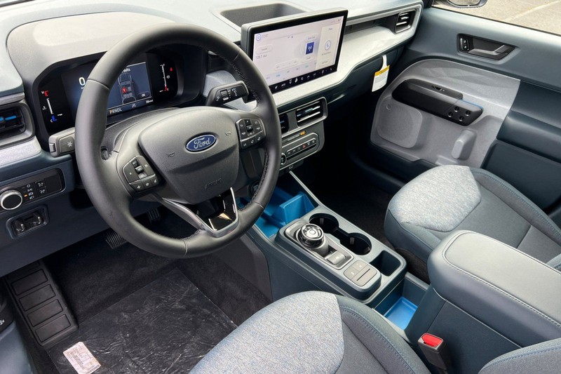 Ford Maverick Vehicle Full-screen Gallery Image 09