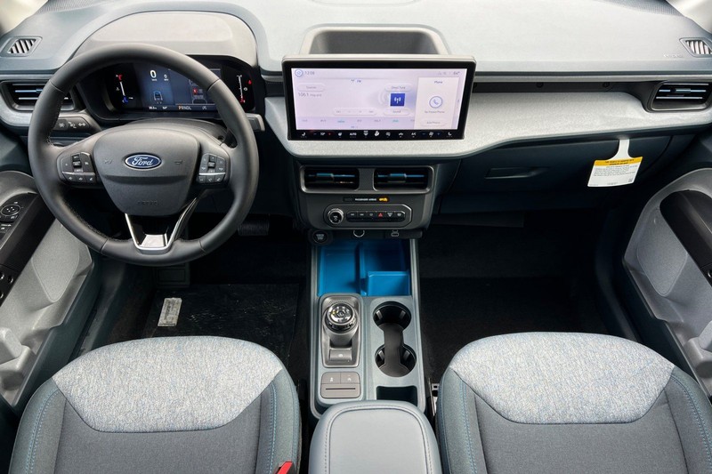 Ford Maverick Vehicle Full-screen Gallery Image 13