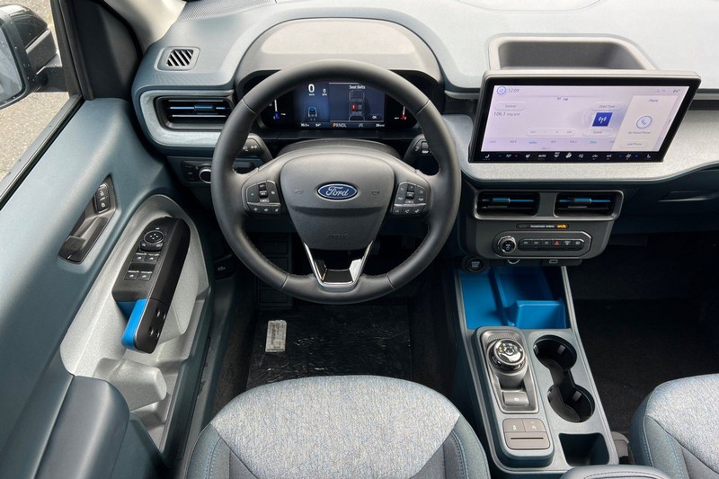 Ford Maverick Vehicle Full-screen Gallery Image 14