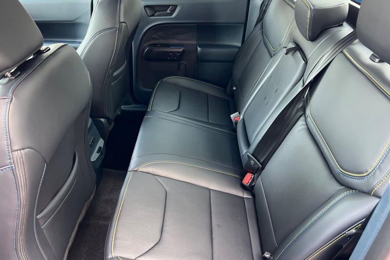 Ford Maverick Vehicle Full-screen Gallery Image 12