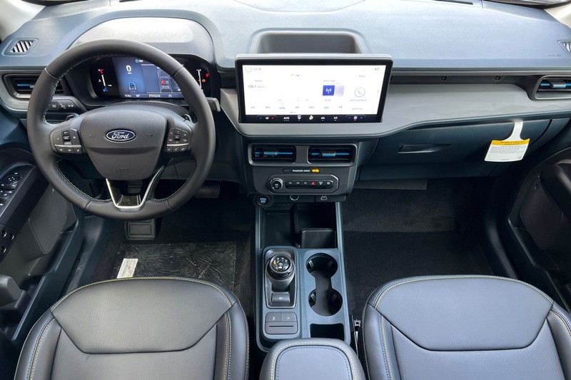 Ford Maverick Vehicle Full-screen Gallery Image 13