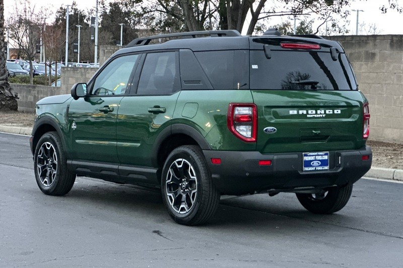 Ford Bronco Sport Vehicle Full-screen Gallery Image 05