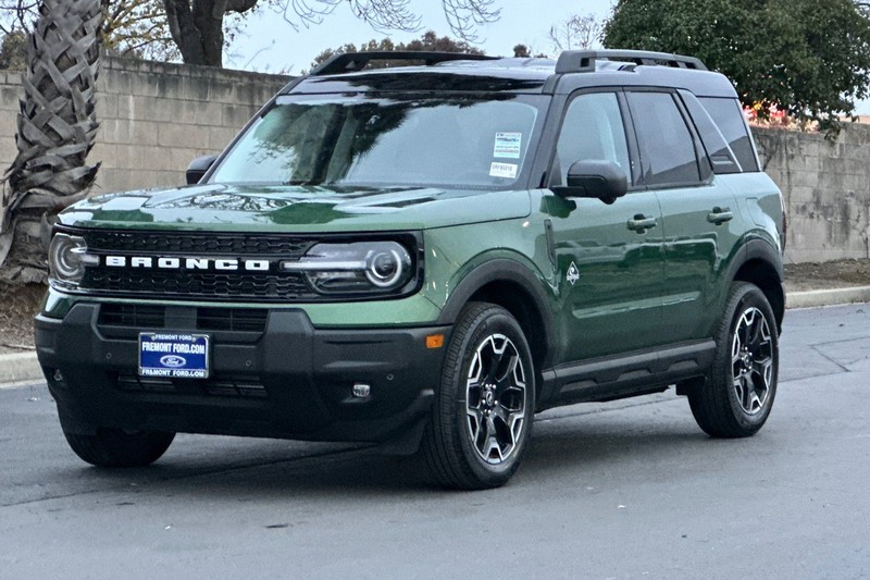 Ford Bronco Sport Vehicle Full-screen Gallery Image 07