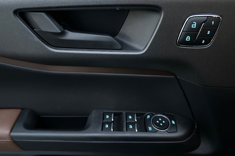 Ford Bronco Sport Vehicle Full-screen Gallery Image 10