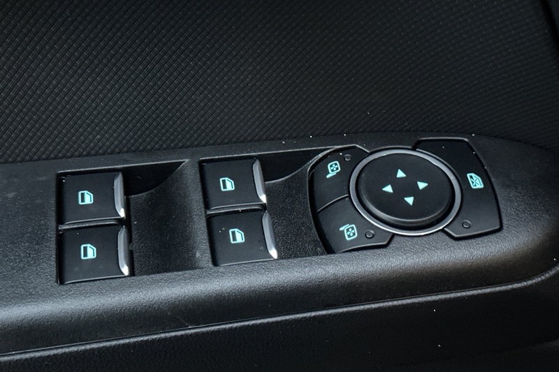 Ford Bronco Sport Vehicle Full-screen Gallery Image 11