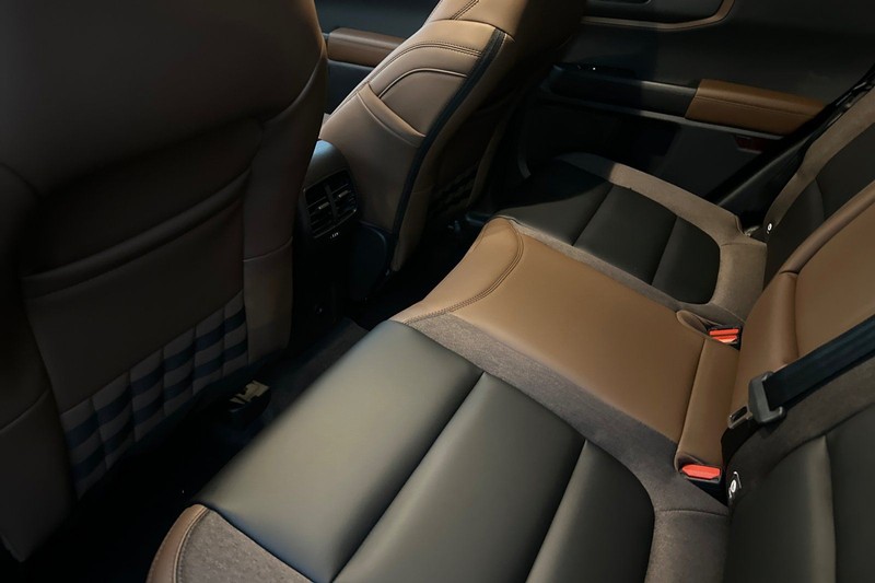 Ford Bronco Sport Vehicle Full-screen Gallery Image 12