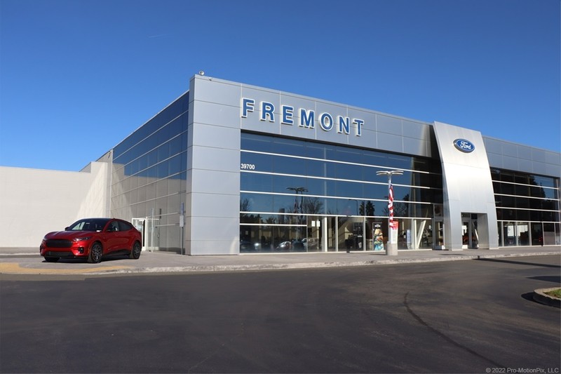 Ford Bronco Vehicle Full-screen Gallery Image 03