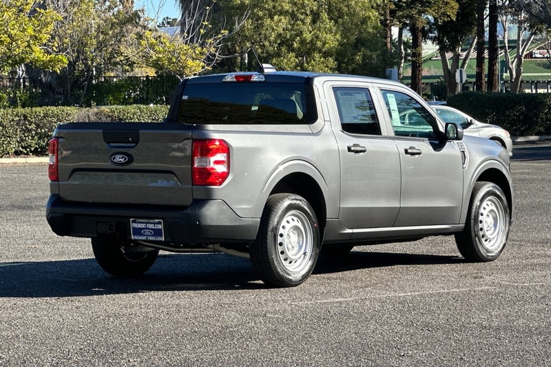 Ford Maverick Vehicle Full-screen Gallery Image 03