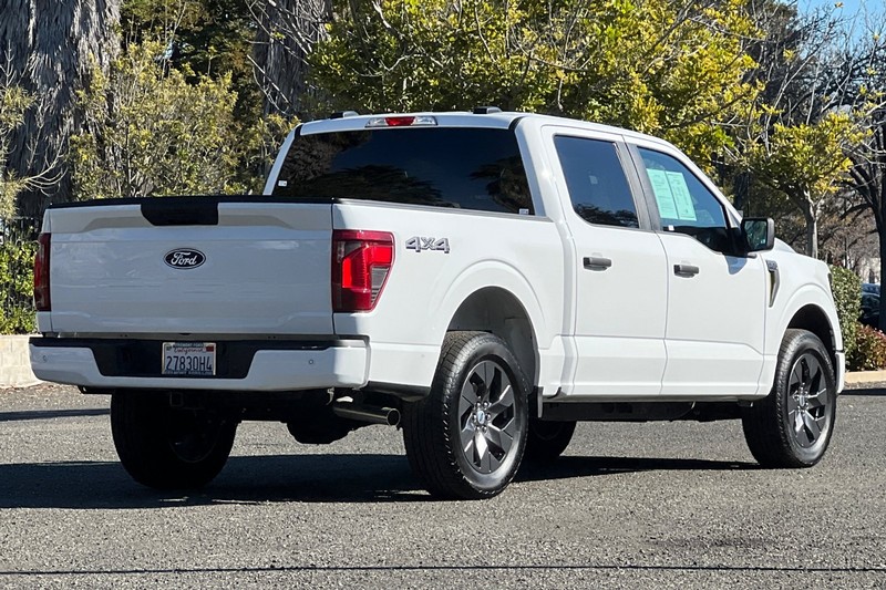 Ford F-150 Vehicle Full-screen Gallery Image 03