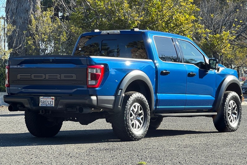 Ford F-150 Vehicle Full-screen Gallery Image 03