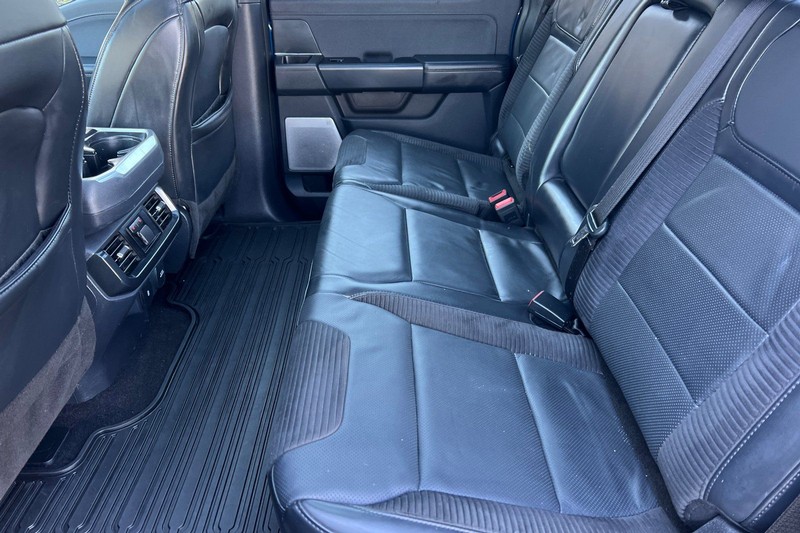 Ford F-150 Vehicle Full-screen Gallery Image 13