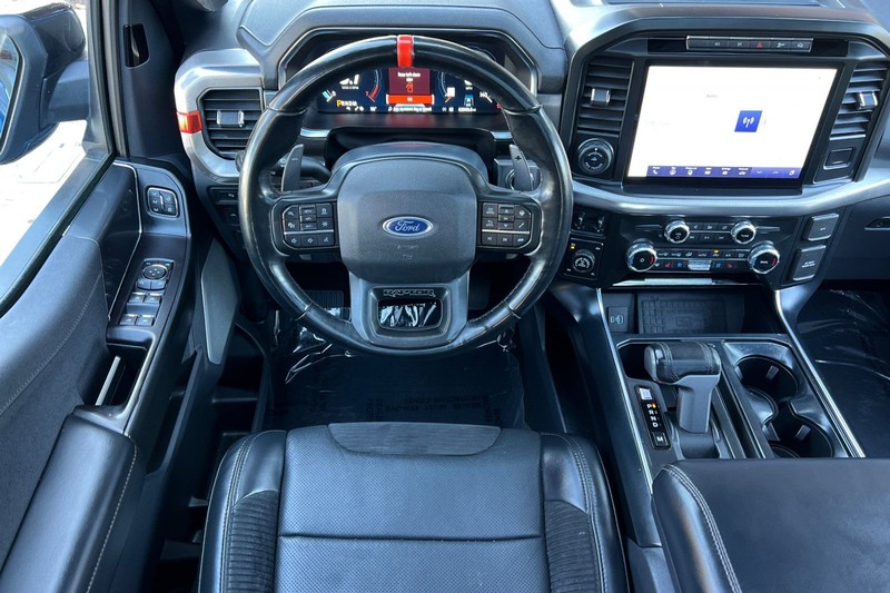 Ford F-150 Vehicle Full-screen Gallery Image 15