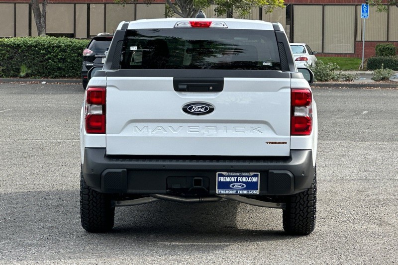 Ford Maverick Vehicle Full-screen Gallery Image 04