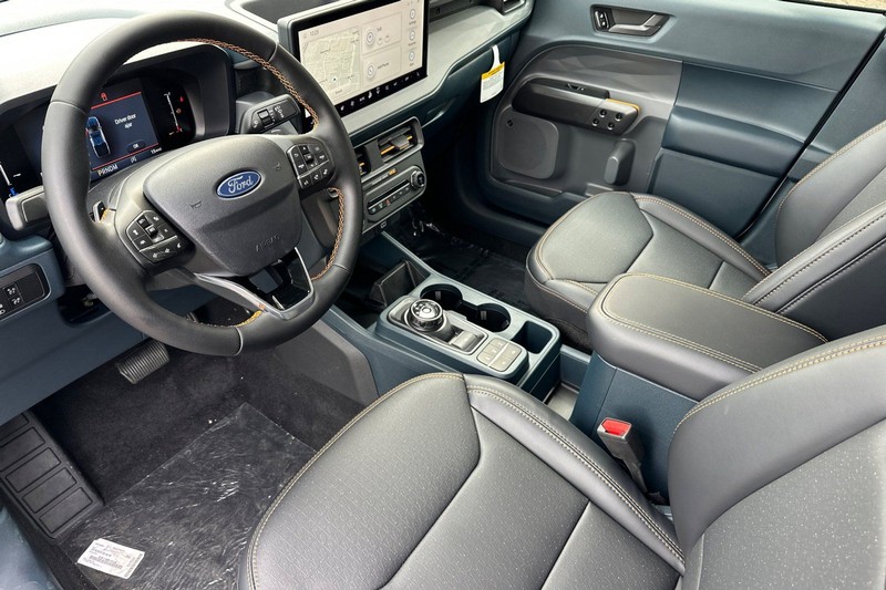 Ford Maverick Vehicle Full-screen Gallery Image 09