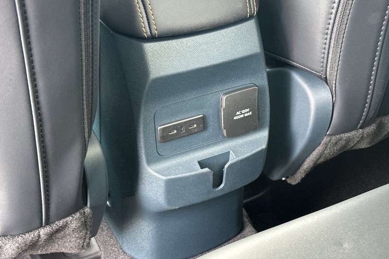 Ford Maverick Vehicle Full-screen Gallery Image 12