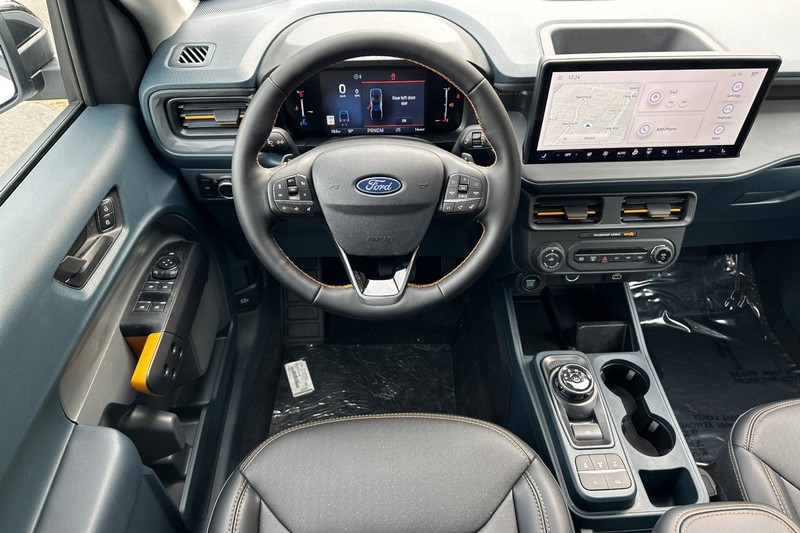 Ford Maverick Vehicle Full-screen Gallery Image 14