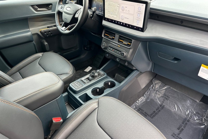 Ford Maverick Vehicle Full-screen Gallery Image 15