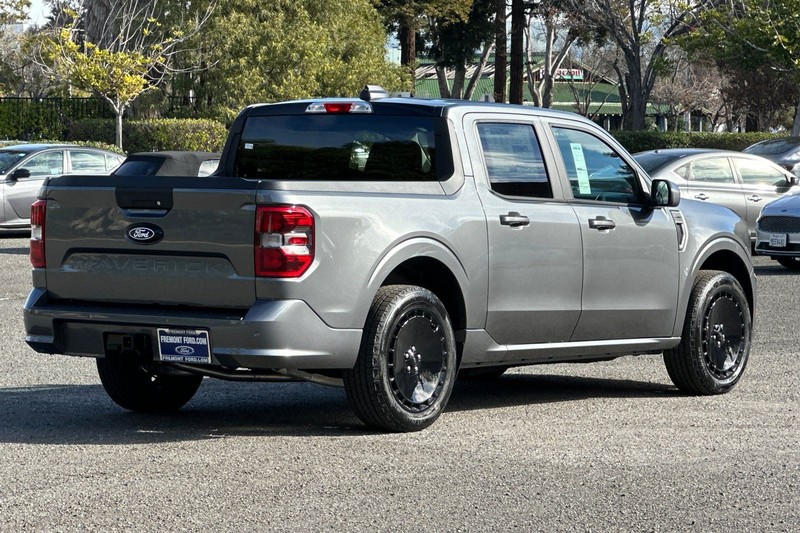 Ford Maverick Vehicle Full-screen Gallery Image 03