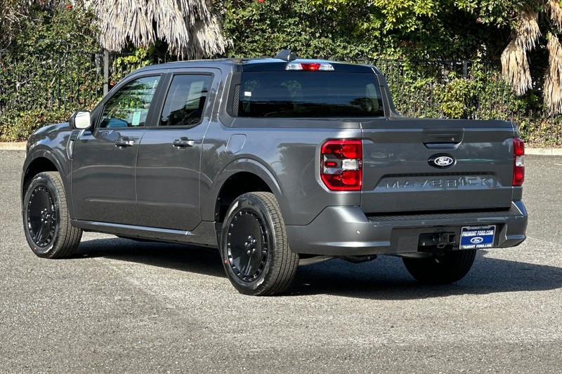 Ford Maverick Vehicle Full-screen Gallery Image 05