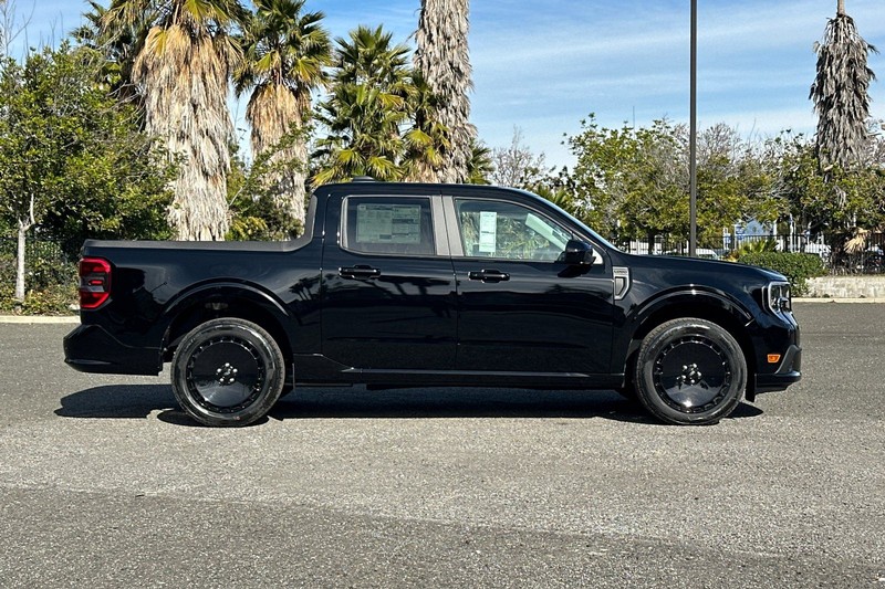 Ford Maverick Vehicle Full-screen Gallery Image 02