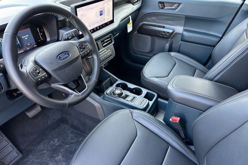 Ford Maverick Vehicle Full-screen Gallery Image 09