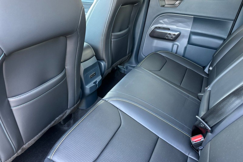 Ford Maverick Vehicle Full-screen Gallery Image 12