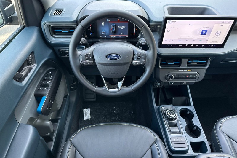 Ford Maverick Vehicle Full-screen Gallery Image 15