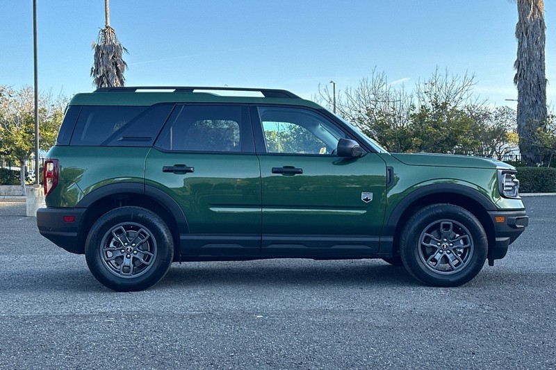 Ford Bronco Sport Vehicle Full-screen Gallery Image 02