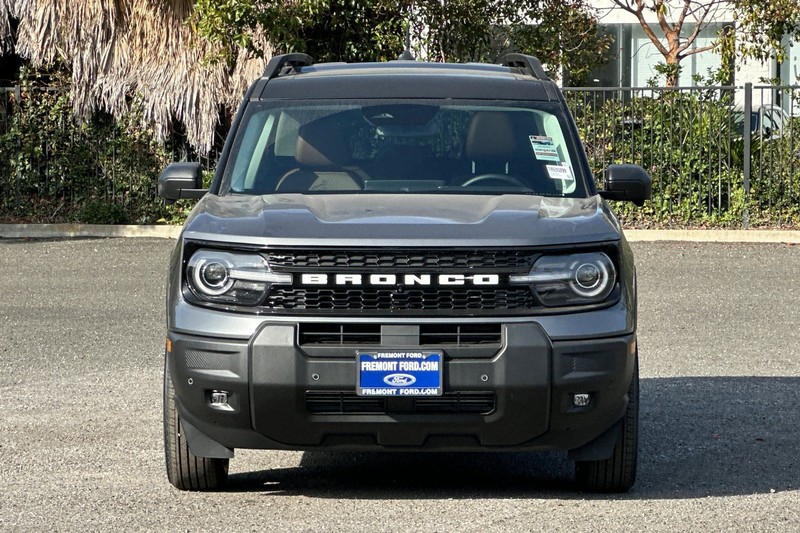 Ford Bronco Sport Vehicle Full-screen Gallery Image 08