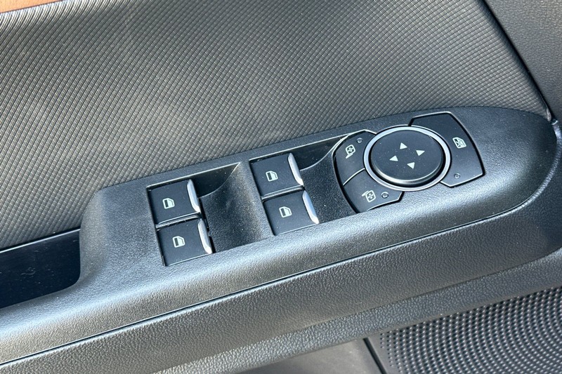 Ford Bronco Sport Vehicle Full-screen Gallery Image 11