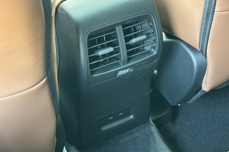 Ford Bronco Sport Vehicle Full-screen Gallery Image 13