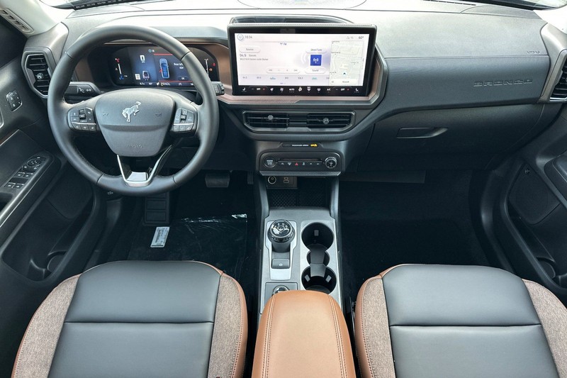 Ford Bronco Sport Vehicle Full-screen Gallery Image 14