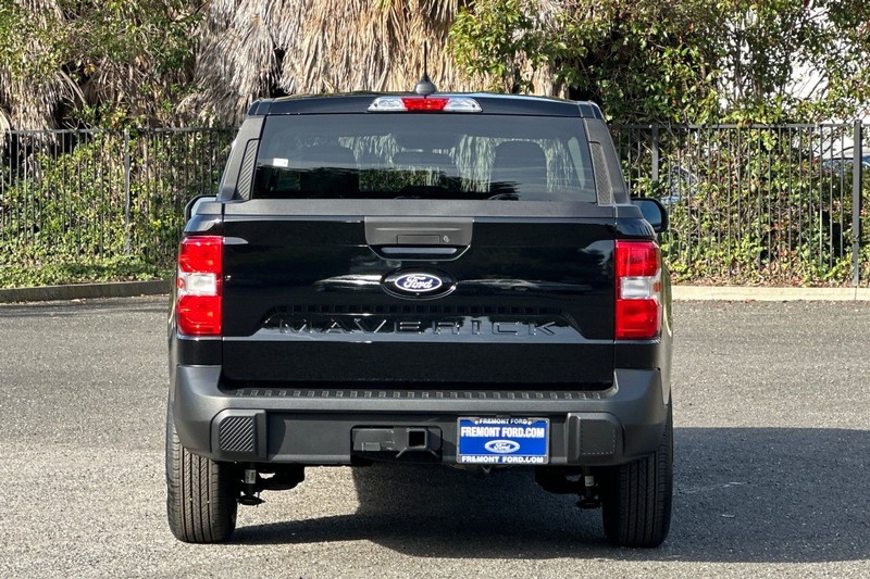 Ford Maverick Vehicle Full-screen Gallery Image 04