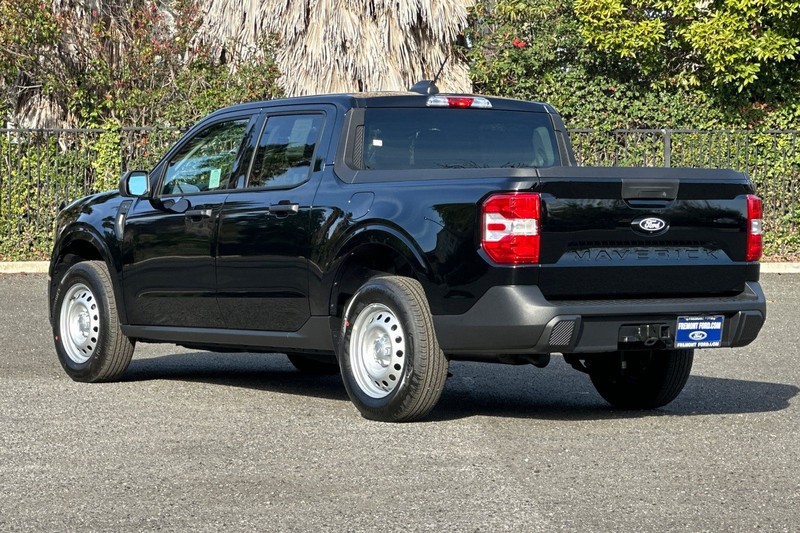 Ford Maverick Vehicle Full-screen Gallery Image 05