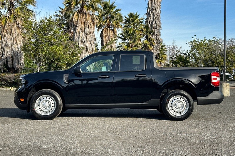 Ford Maverick Vehicle Full-screen Gallery Image 06