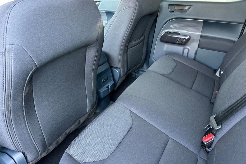 Ford Maverick Vehicle Full-screen Gallery Image 12