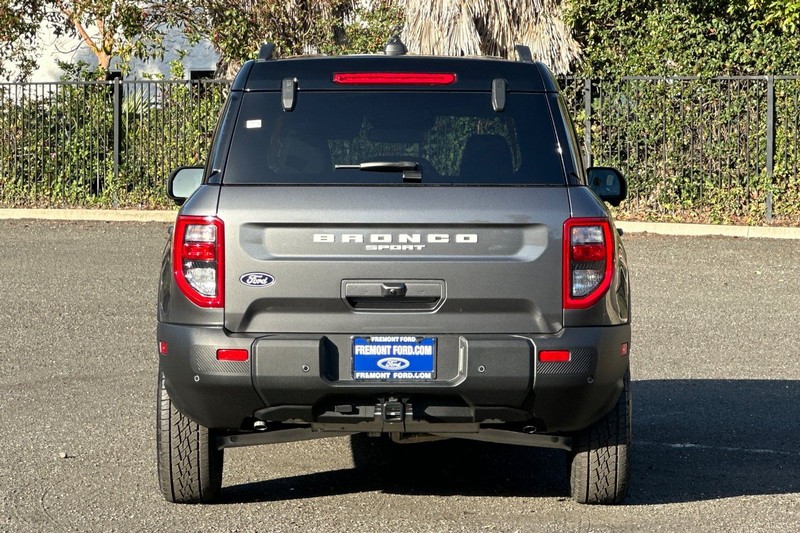 Ford Bronco Sport Vehicle Full-screen Gallery Image 04