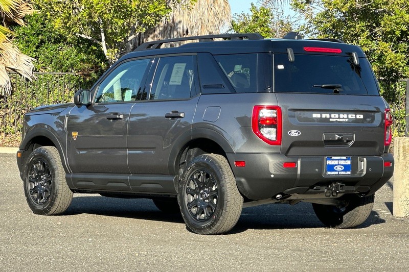 Ford Bronco Sport Vehicle Full-screen Gallery Image 05