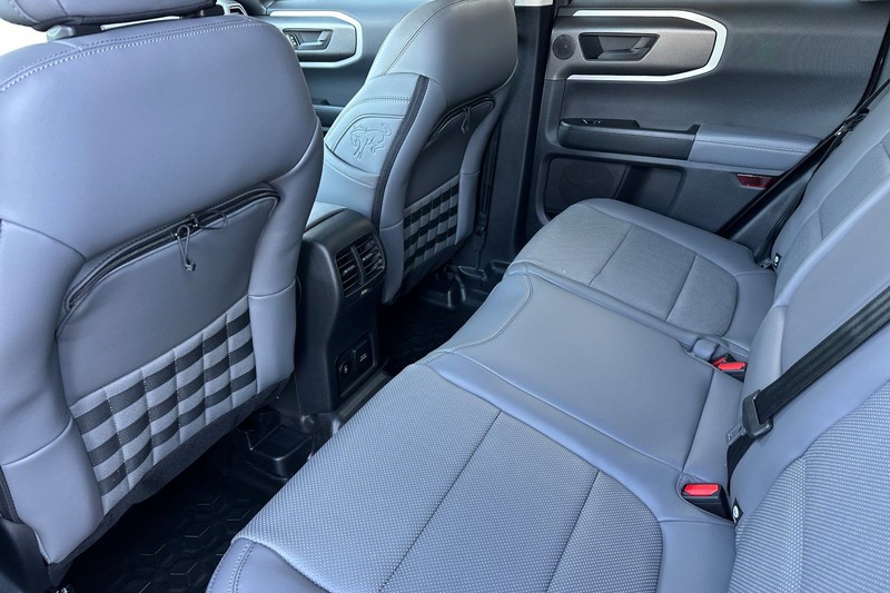 Ford Bronco Sport Vehicle Full-screen Gallery Image 12