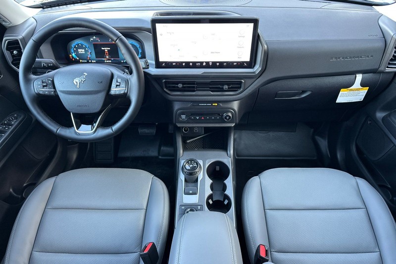 Ford Bronco Sport Vehicle Full-screen Gallery Image 14