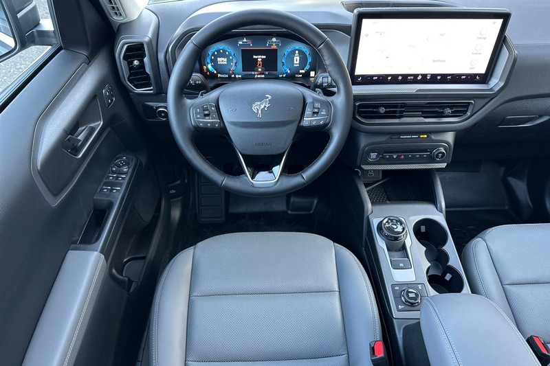 Ford Bronco Sport Vehicle Full-screen Gallery Image 15