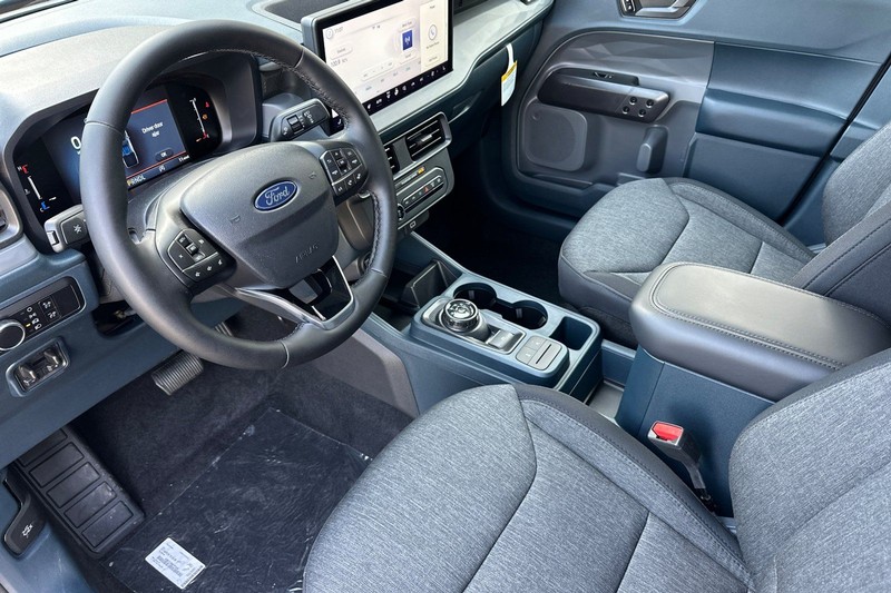 Ford Maverick Vehicle Full-screen Gallery Image 09