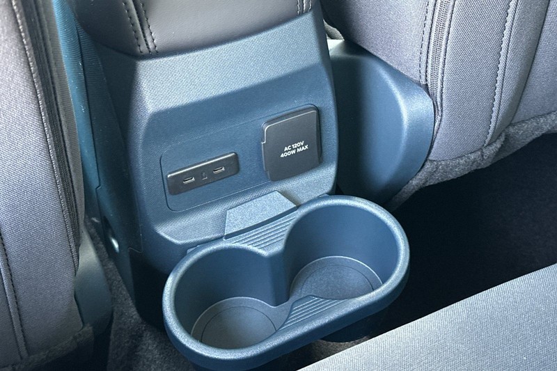 Ford Maverick Vehicle Full-screen Gallery Image 13