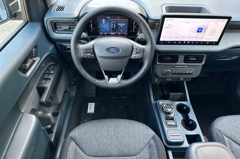 Ford Maverick Vehicle Full-screen Gallery Image 15